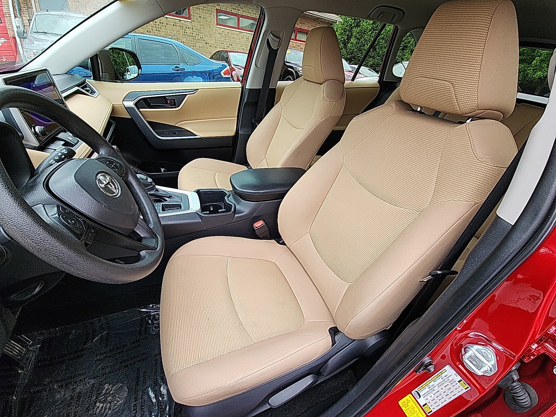 Certified 2025 Toyota RAV4 LE FWD image 19