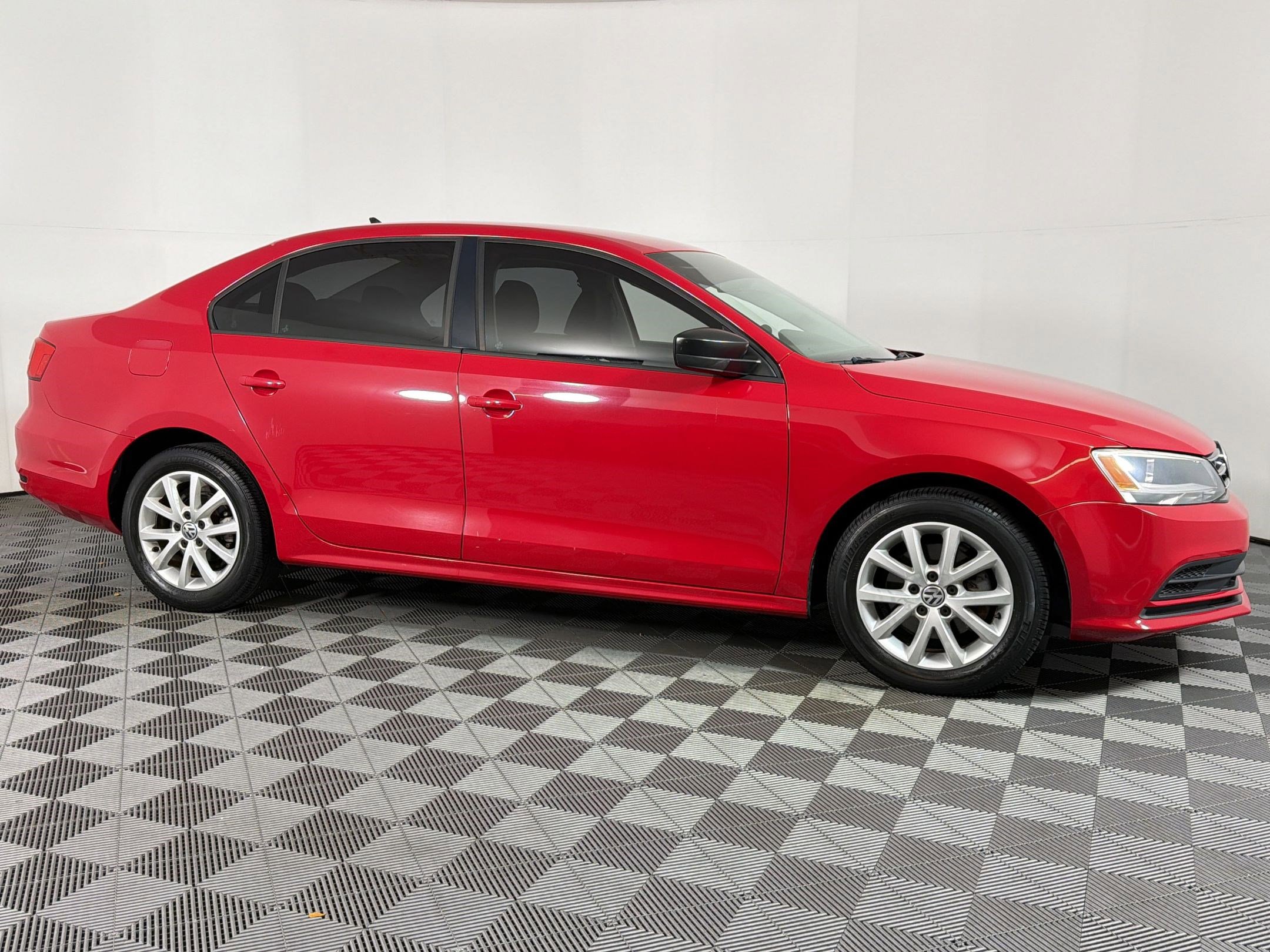 Used 2015 Volkswagen Jetta SE FWD image 6
