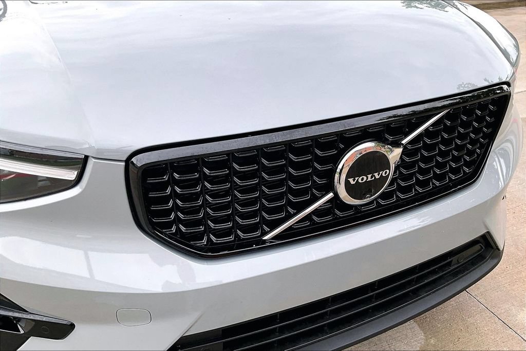 Used 2026 Volvo XC40 B5 Plus AWD/4WD image 39