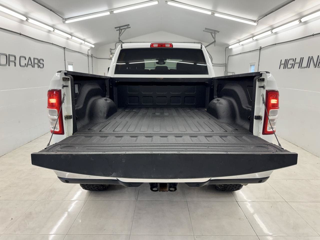 Used 2024 RAM 2500 Big Horn w/ Off Road Package AWD/4WD image 6