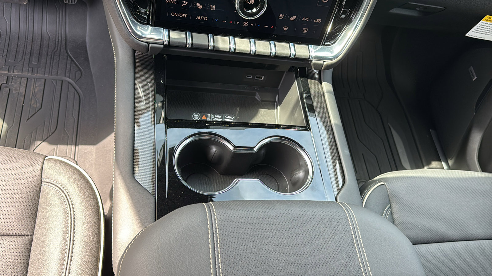 New 2026 GMC Yukon Elevation image 17