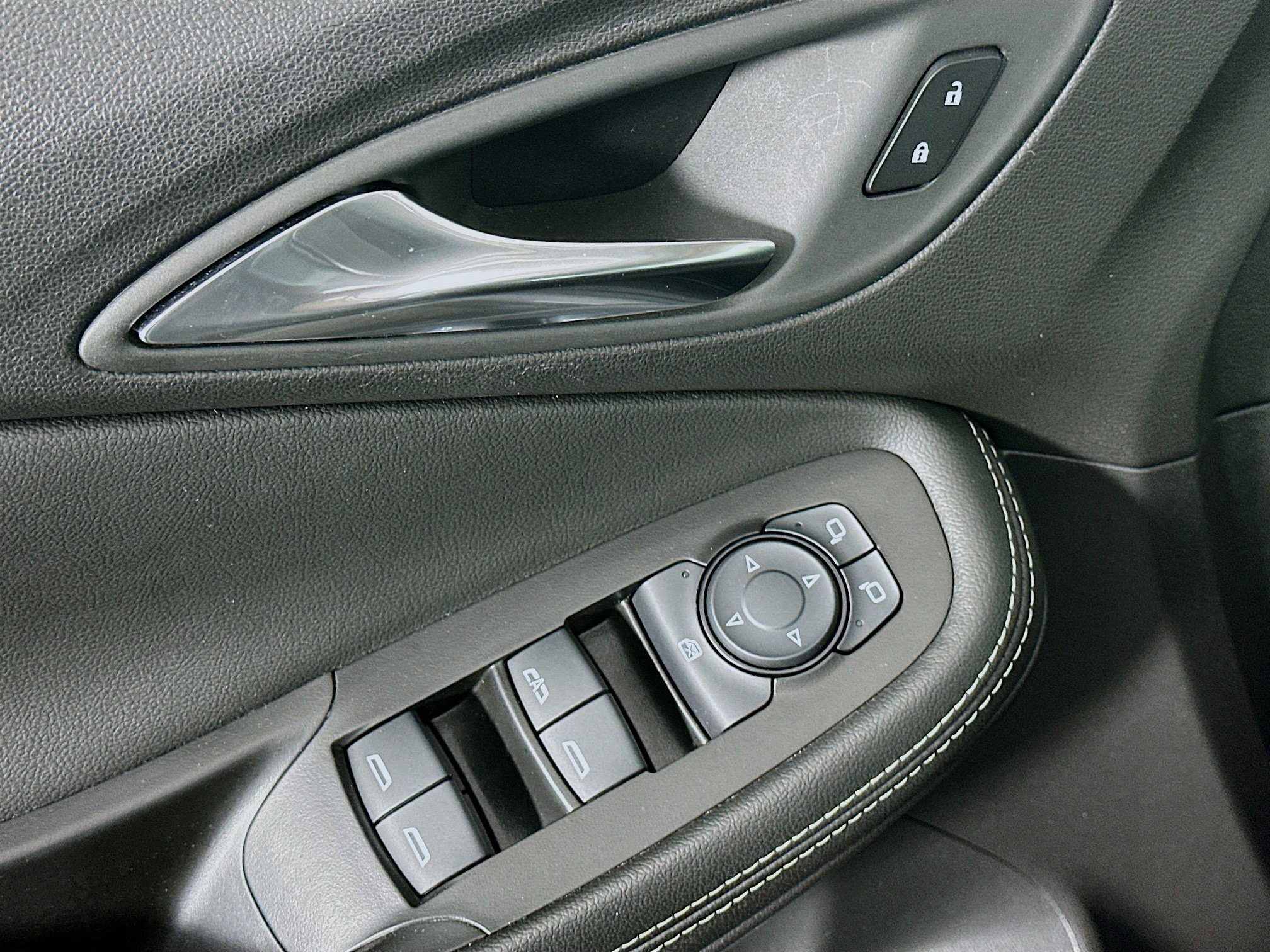 Used 2025 Buick Encore GX Preferred image 15