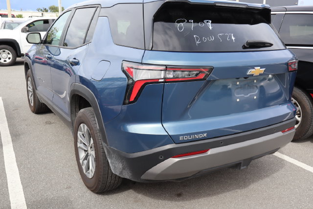 Used 2026 Chevrolet Equinox LT FWD image 3