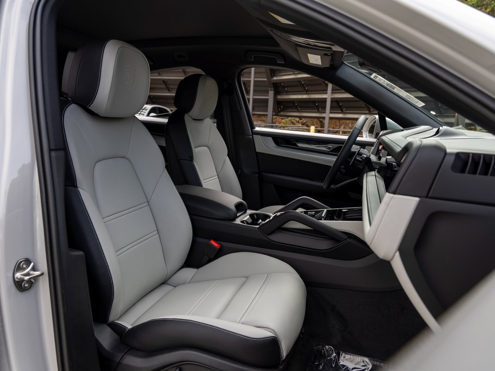 New 2025 Porsche Cayenne Coupe image 48