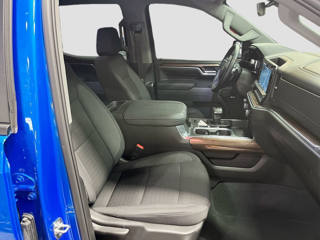 Used 2025 Chevrolet Silverado 1500 RST AWD/4WD image 29