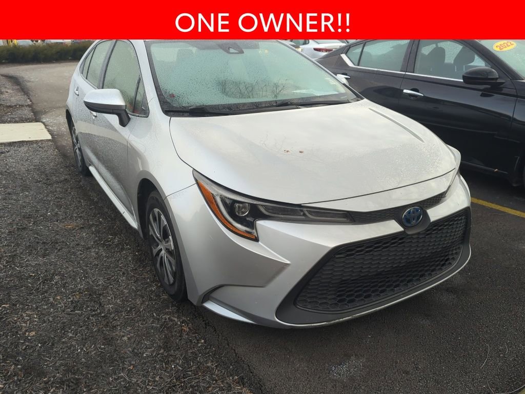 Used 2022 Toyota Corolla LE image 3