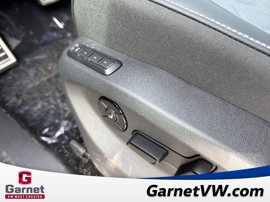 New 2026 Volkswagen Tiguan SEL R-Line image 31