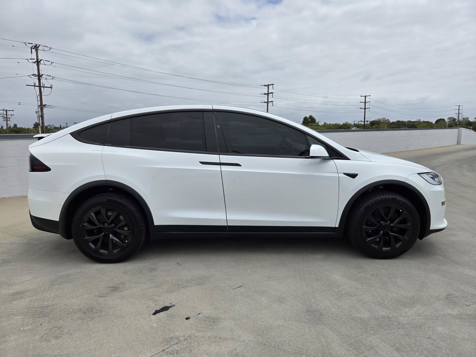 Used 2022 Tesla Model X Plaid AWD/4WD image 2