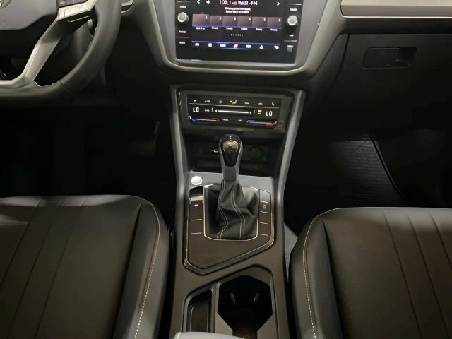 Used 2023 Volkswagen Tiguan SE w/ Panoramic Sunroof Package FWD image 14