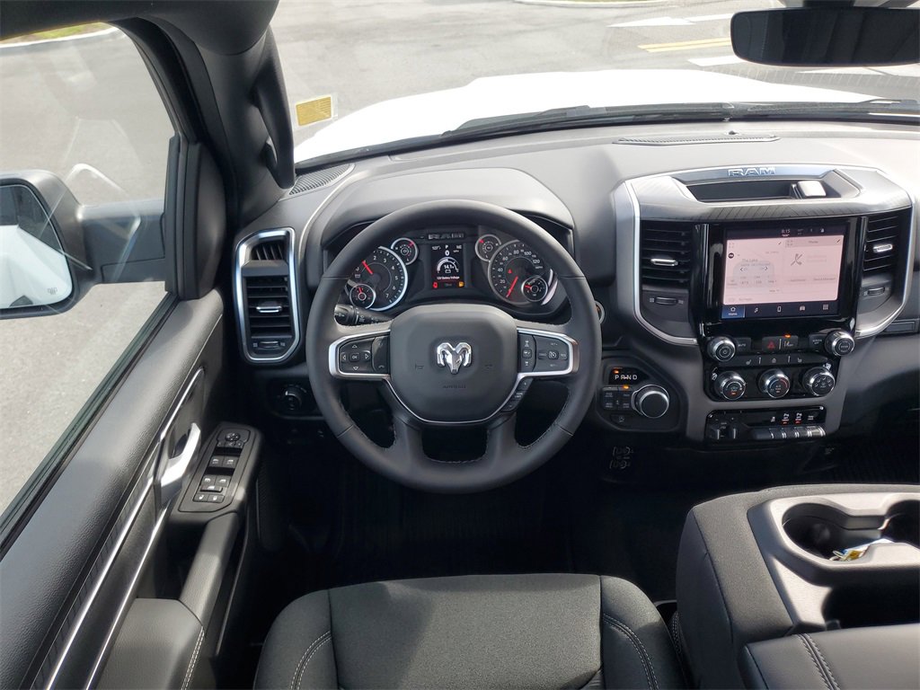 New 2025 RAM 1500 4x4 Crew Cab image 22