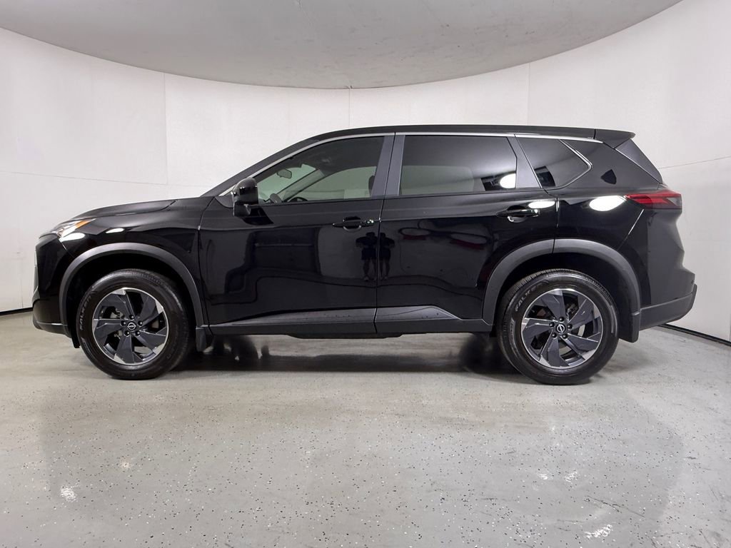 Used 2025 Nissan Rogue SV image 4
