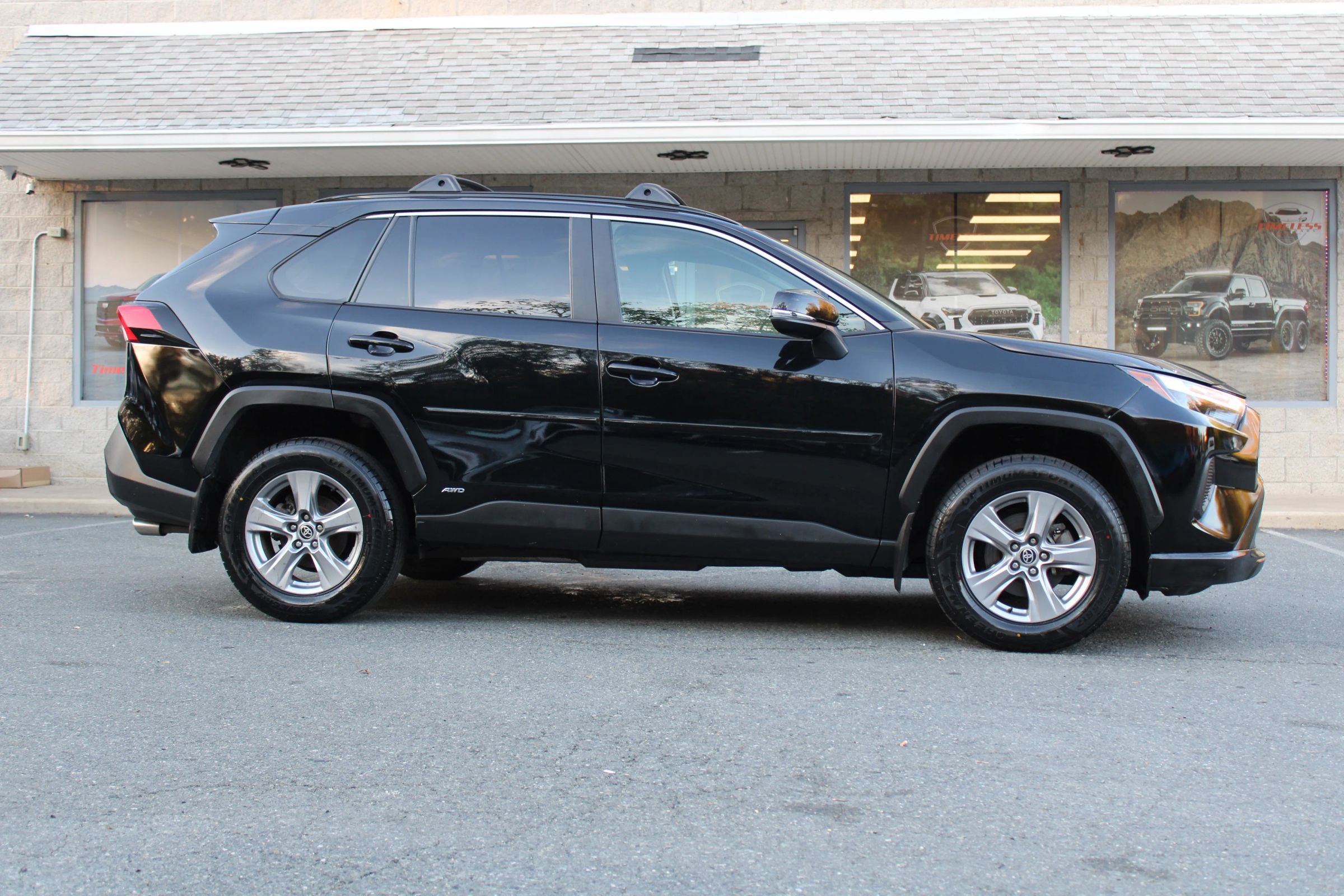 Used 2023 Toyota RAV4 XLE w/ XLE Grade Weather Package AWD/4WD image 23