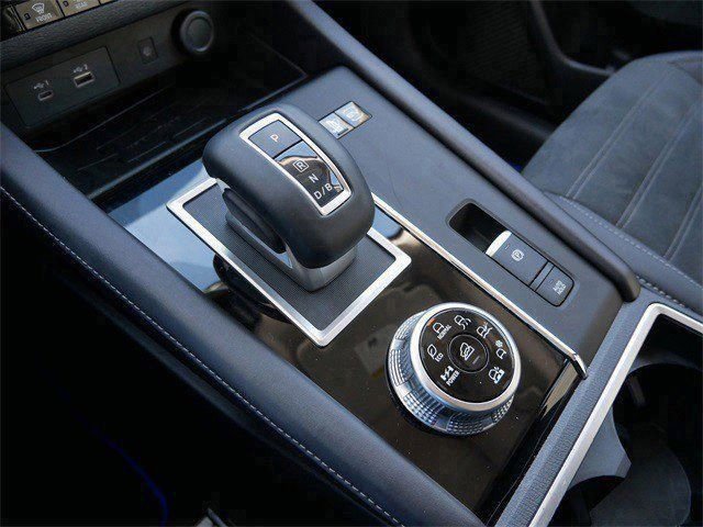 Used 2025 Mitsubishi Outlander SE image 22