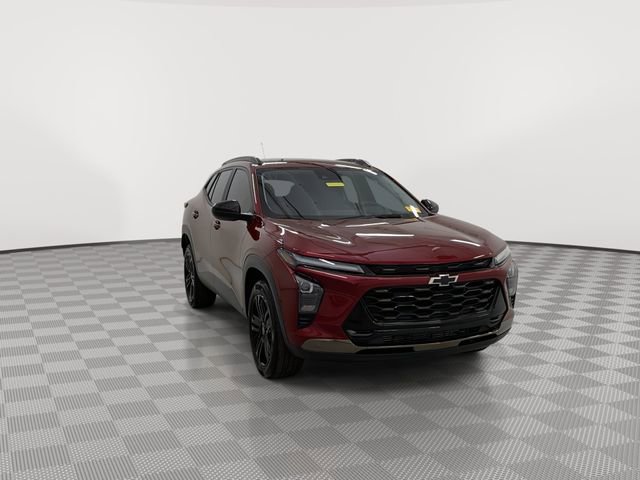 Used 2024 Chevrolet Trax ACTIV FWD image 2