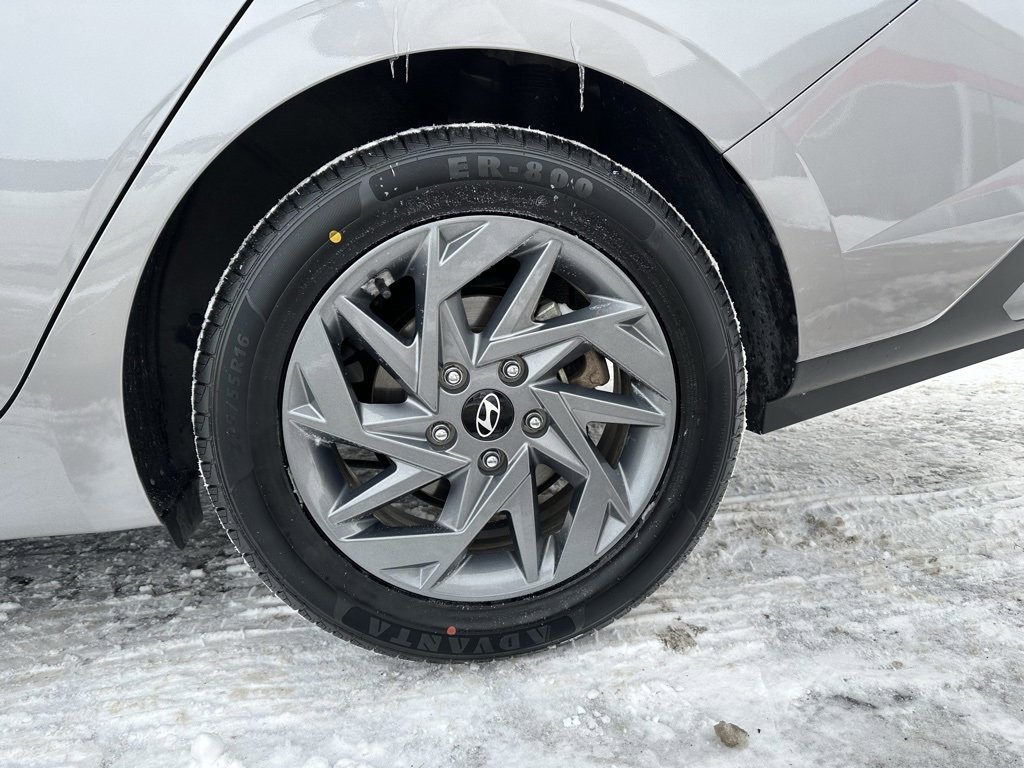 Used 2024 Hyundai Elantra SEL image 10