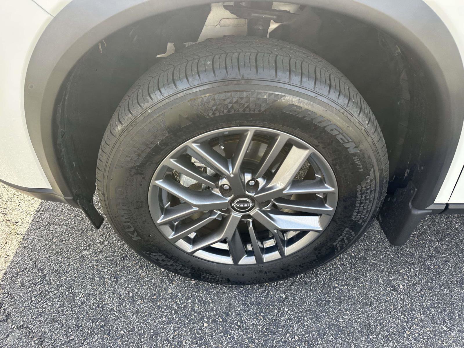 Used 2025 Nissan Rogue S image 7