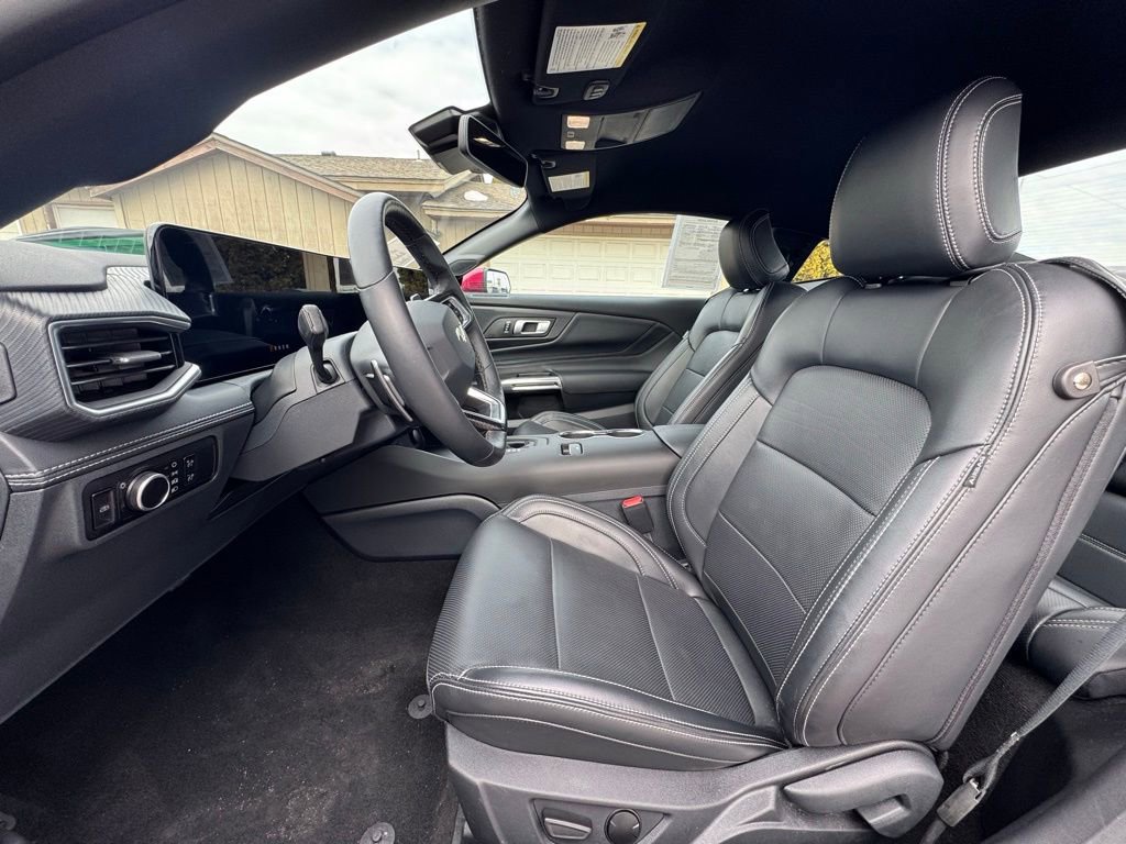 Used 2025 Ford Mustang GT Premium image 16