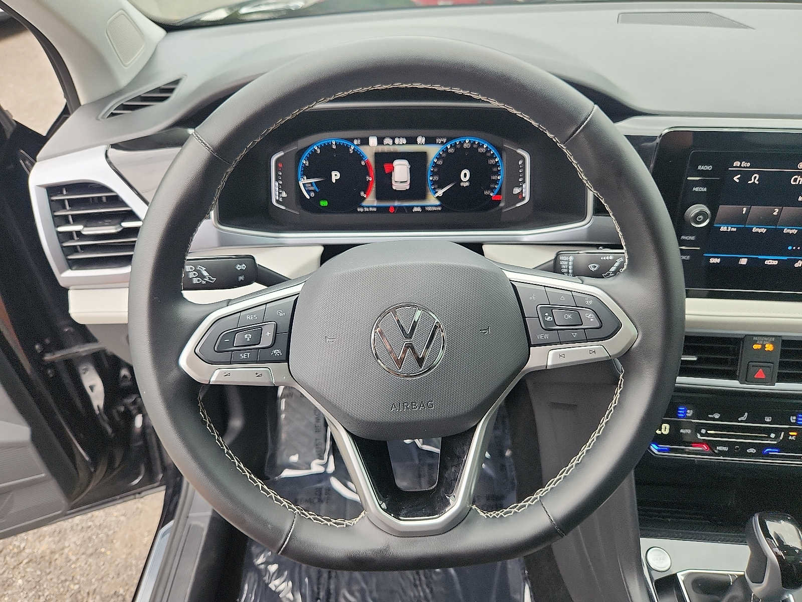 Used 2025 Volkswagen Taos SEL w/ Black Wheel Plus Package AWD/4WD image 19