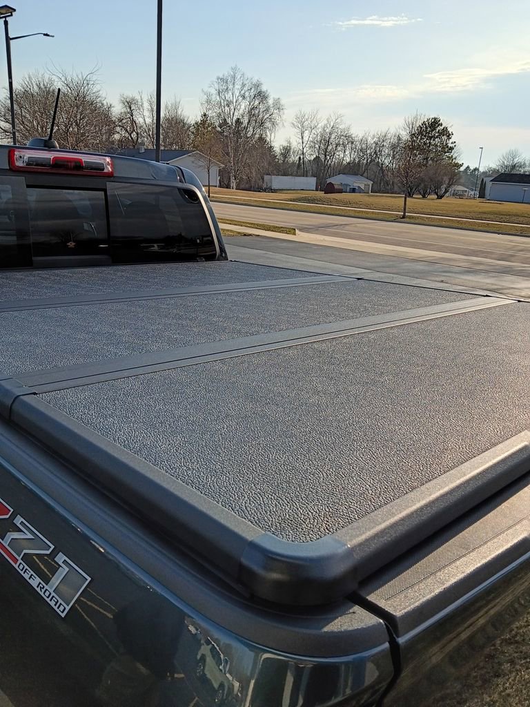 Used 2017 Chevrolet Colorado Z71 image 9