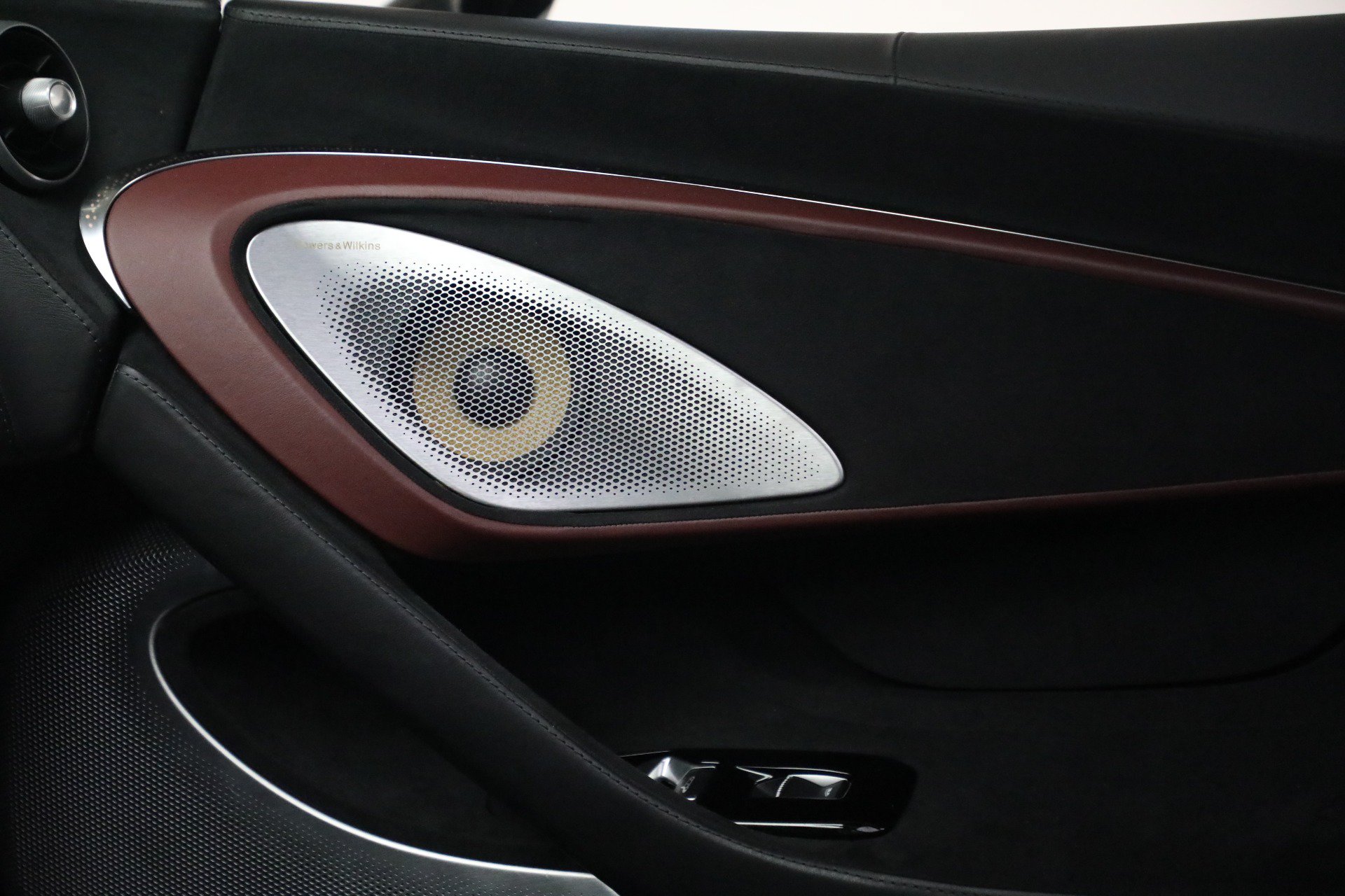 Used 2023 McLaren GT RWD image 27
