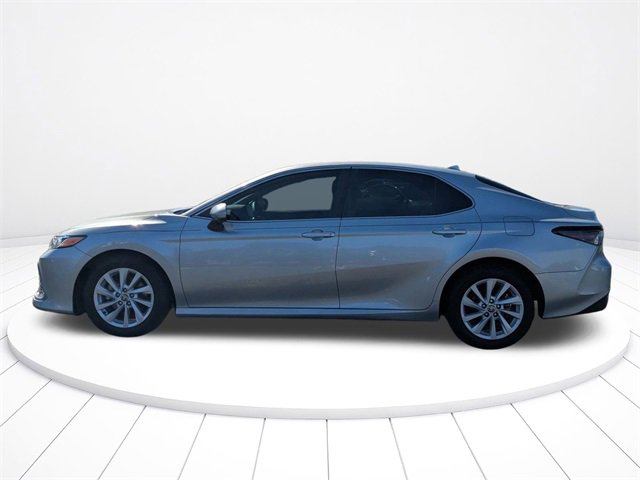 Used 2022 Toyota Camry LE image 6