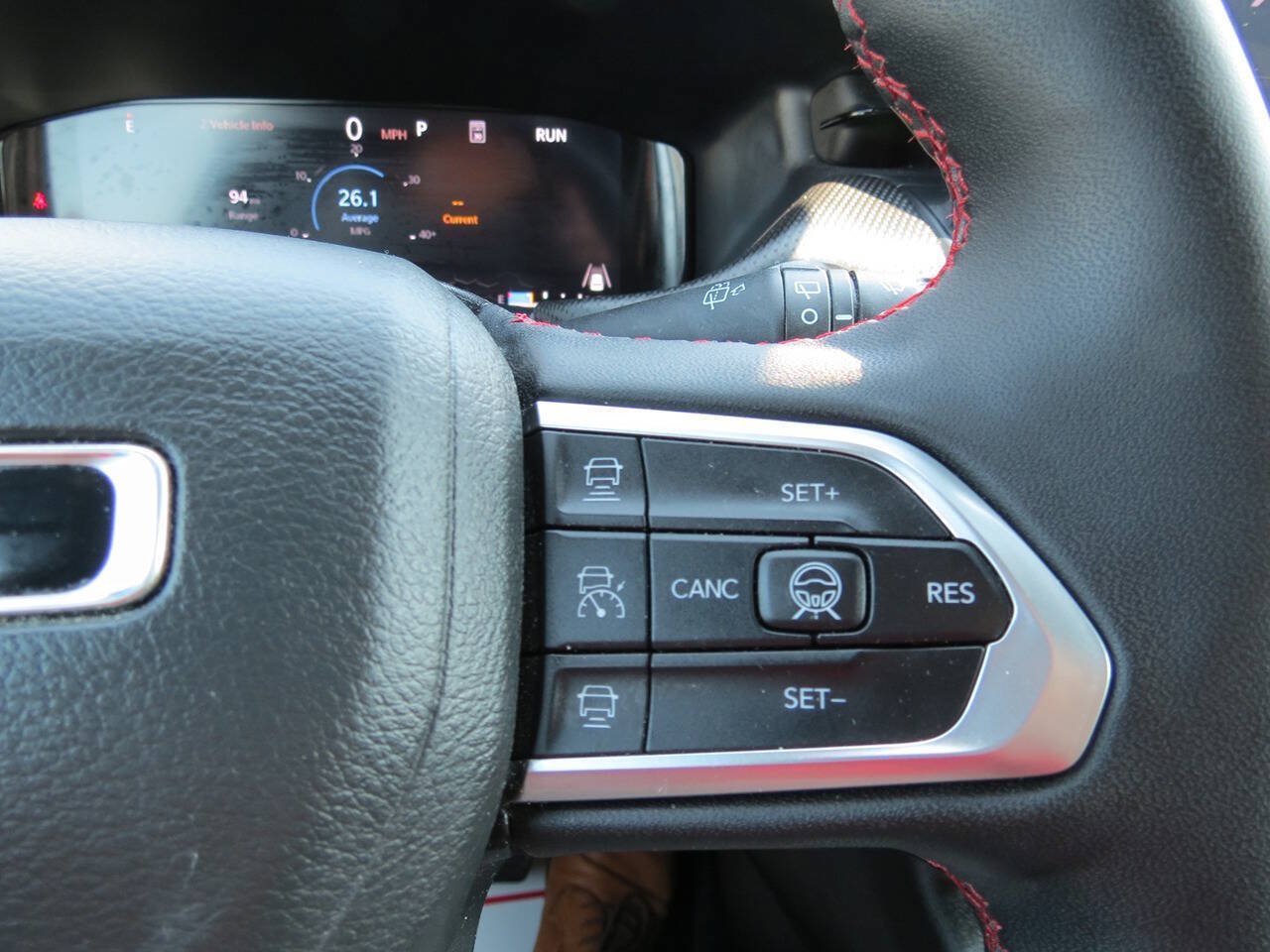 Used 2025 Jeep Compass Trailhawk w/ Trailhawk Elite Group AWD/4WD image 13