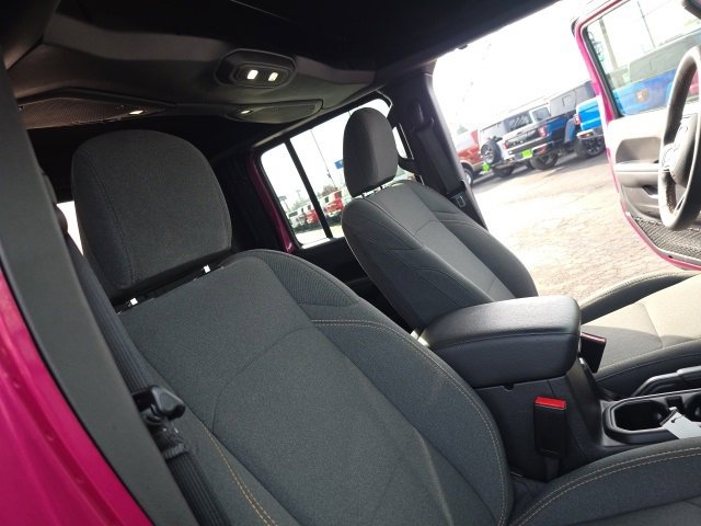 Used 2024 Jeep Gladiator Willys image 41