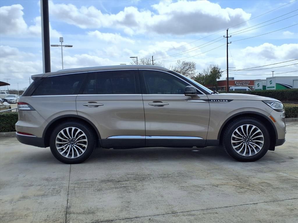 Certified 2020 Lincoln Aviator Reserve w/ Equipment Group 201A image 8