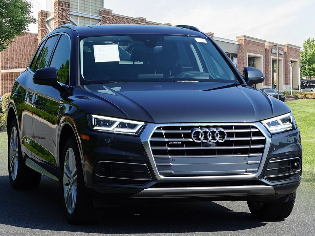 Used 2020 Audi Q5 Prestige w/ Prestige Package AWD/4WD image 3
