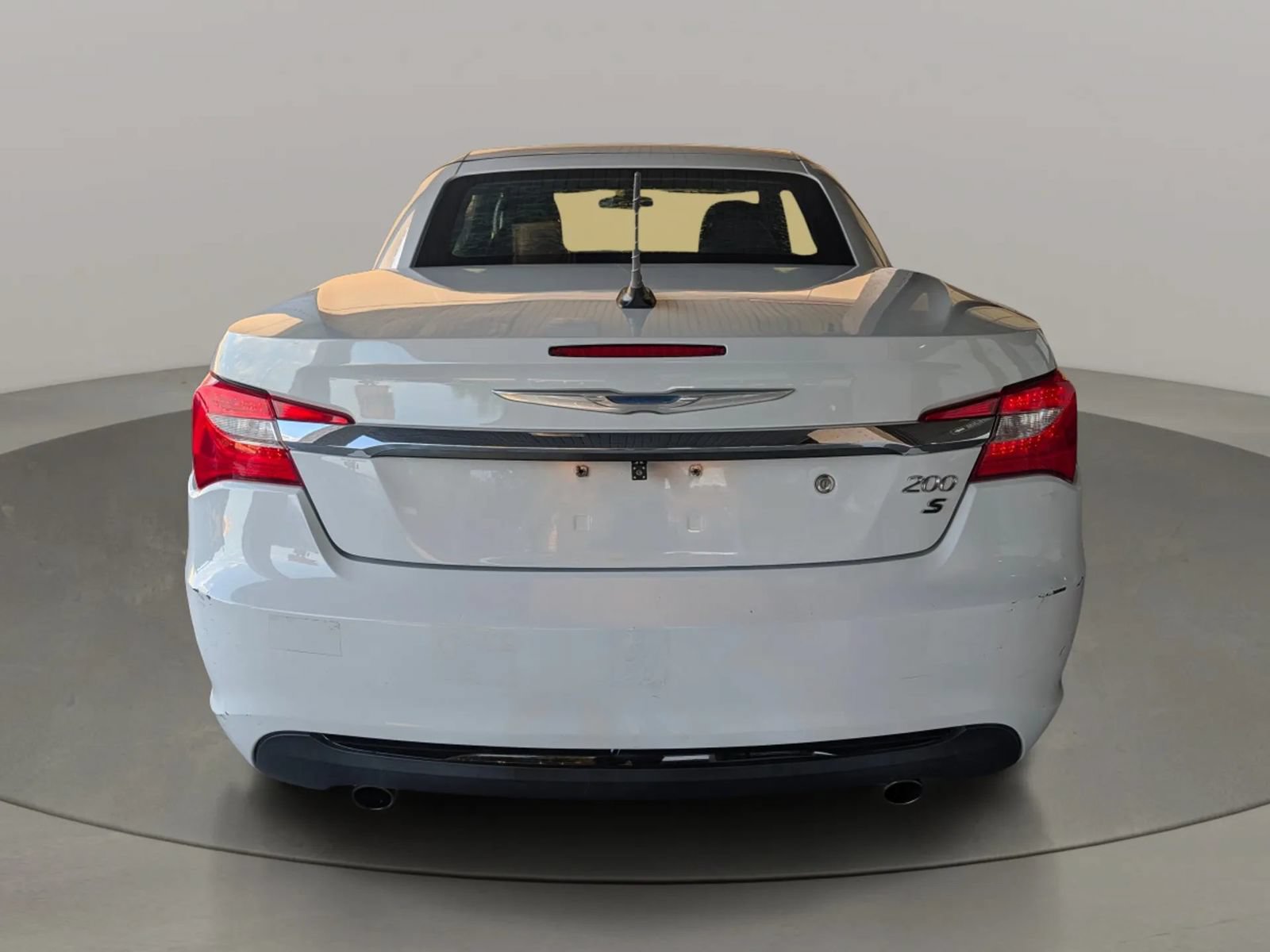 Used 2012 Chrysler 200 S FWD image 9