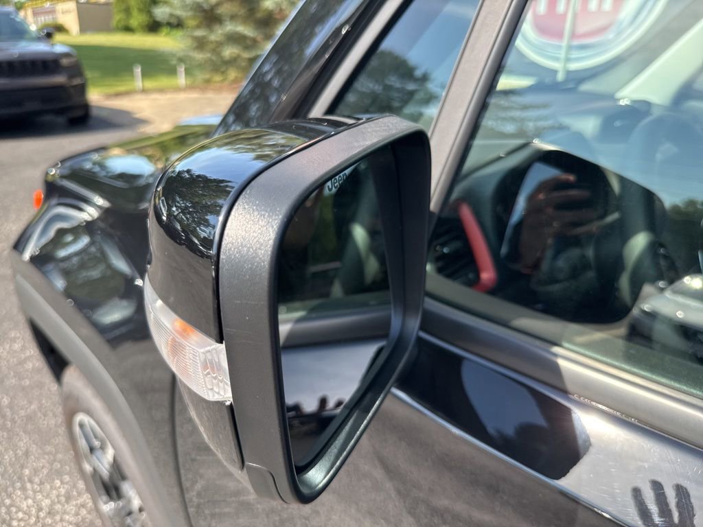 Used 2023 Jeep Renegade Trailhawk image 20