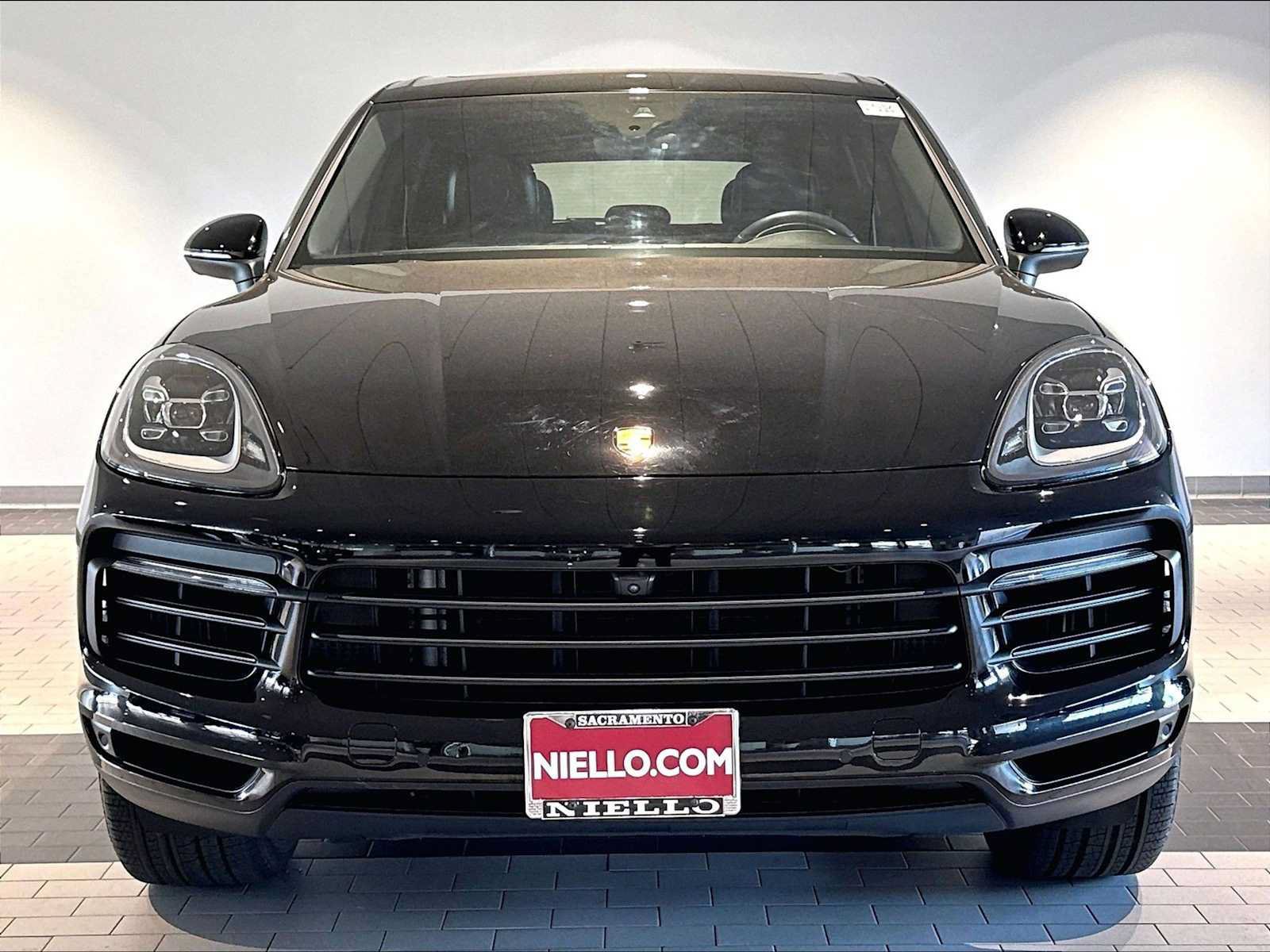 Used 2023 Porsche Cayenne Platinum Edition AWD/4WD image 13