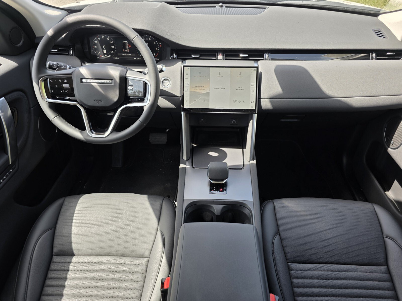 New 2025 Land Rover Discovery Sport S AWD/4WD image 4