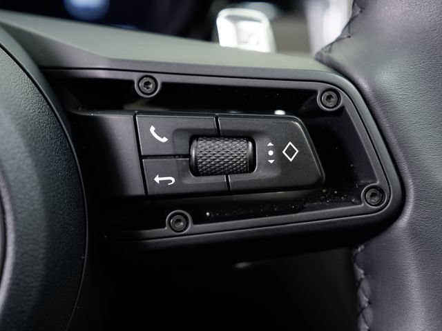 Certified 2026 Porsche Macan AWD/4WD image 27