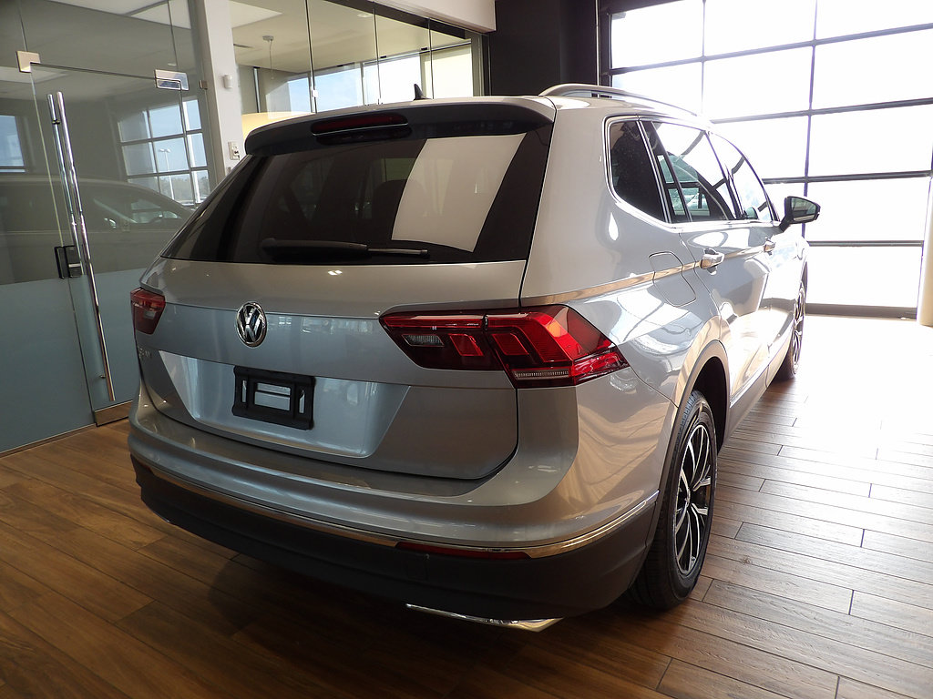 Used 2021 Volkswagen Tiguan SE FWD image 7