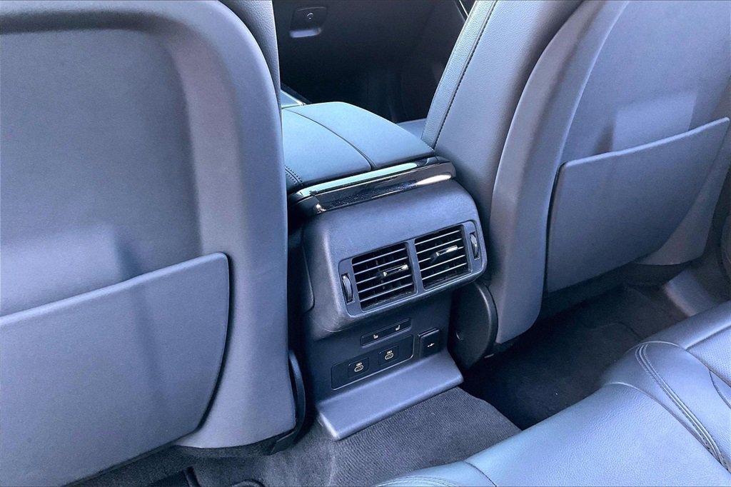 Used 2025 Land Rover Range Rover Velar Dynamic SE image 33