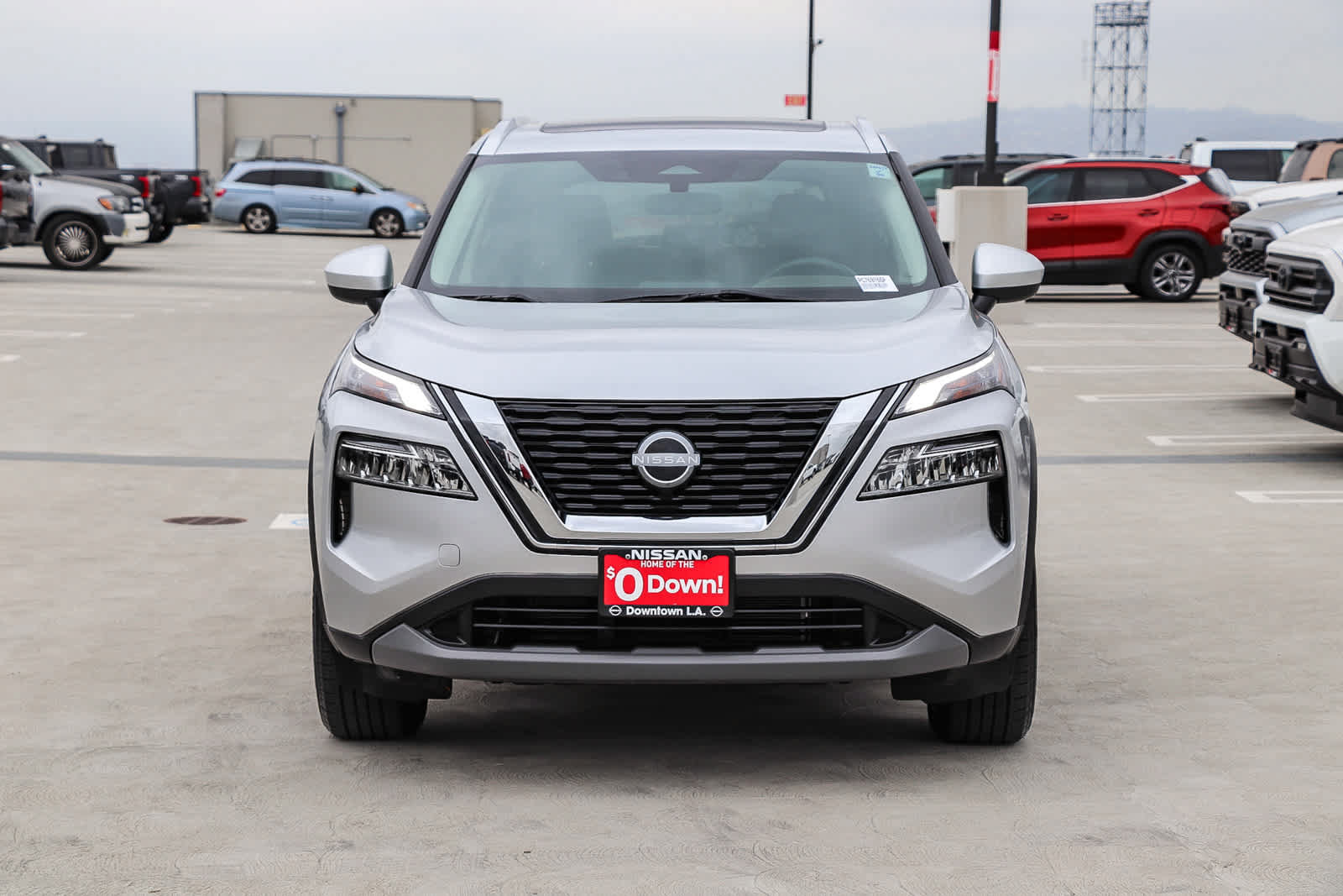 Used 2023 Nissan Rogue SV w/ SV Premium B Package FWD image 2