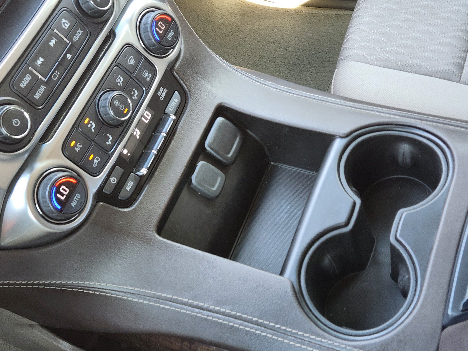 Used 2019 Chevrolet Tahoe LS RWD image 16