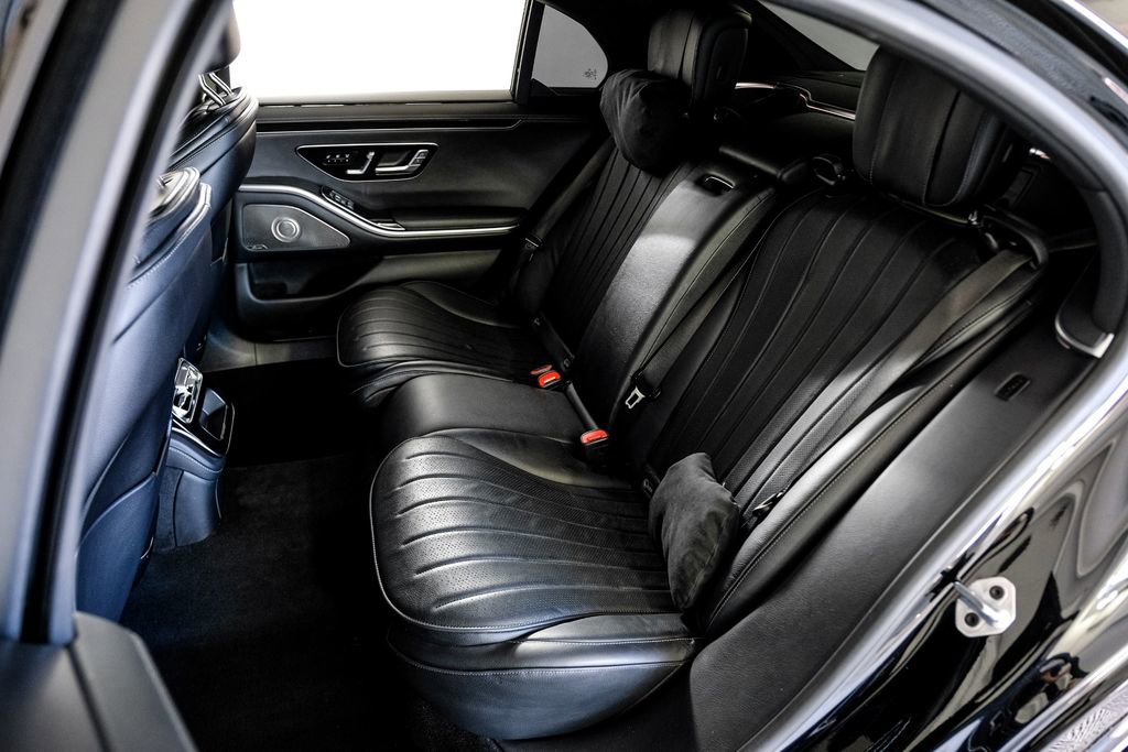 Used 2022 Mercedes-Benz S 580 4MATIC Sedan w/ AMG Line Package image 37