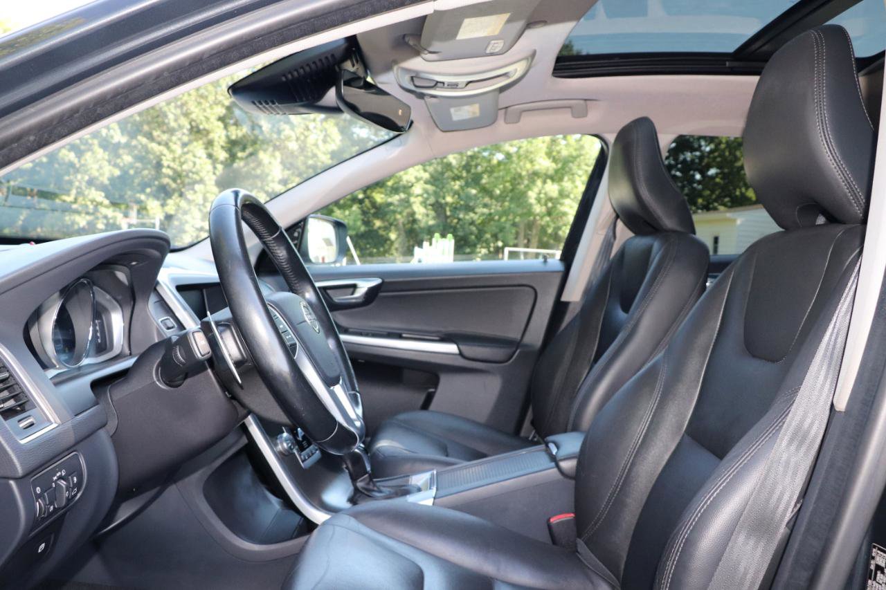 Used 2015 Volvo XC60 T6 Platinum AWD/4WD image 10