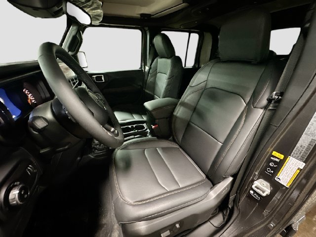 New 2026 Jeep Gladiator Sport AWD/4WD image 19