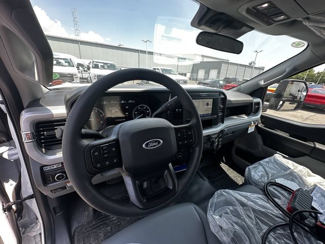 New 2026 Ford F550 4x4 Regular Cab Super Duty image 3