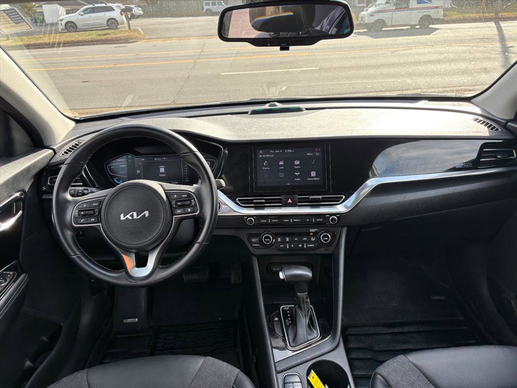 Used 2022 Kia Niro EX image 6