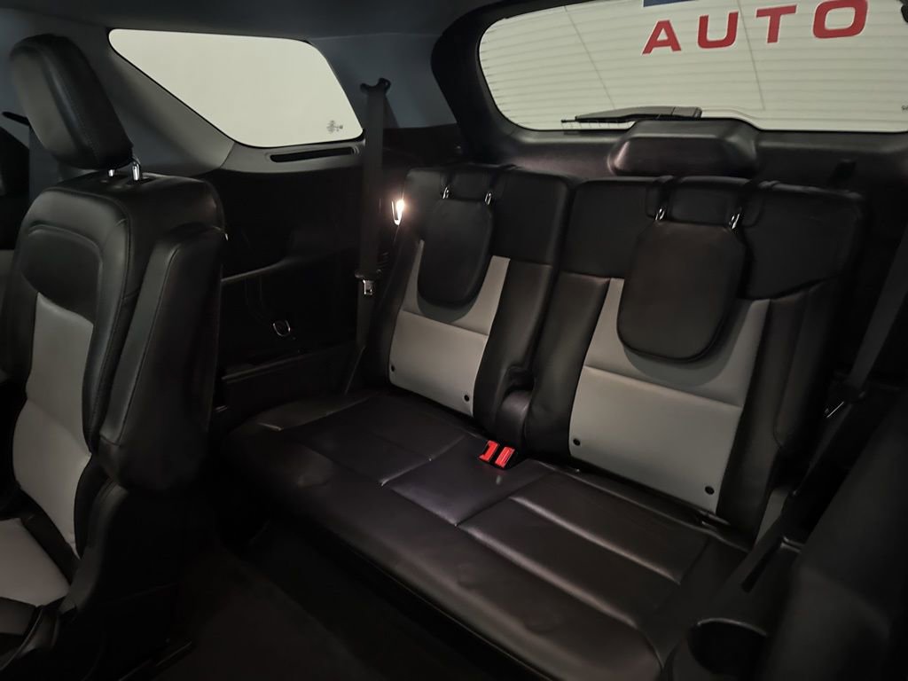 Used 2022 Ford Explorer XLT w/ Equipment Group 202A image 25