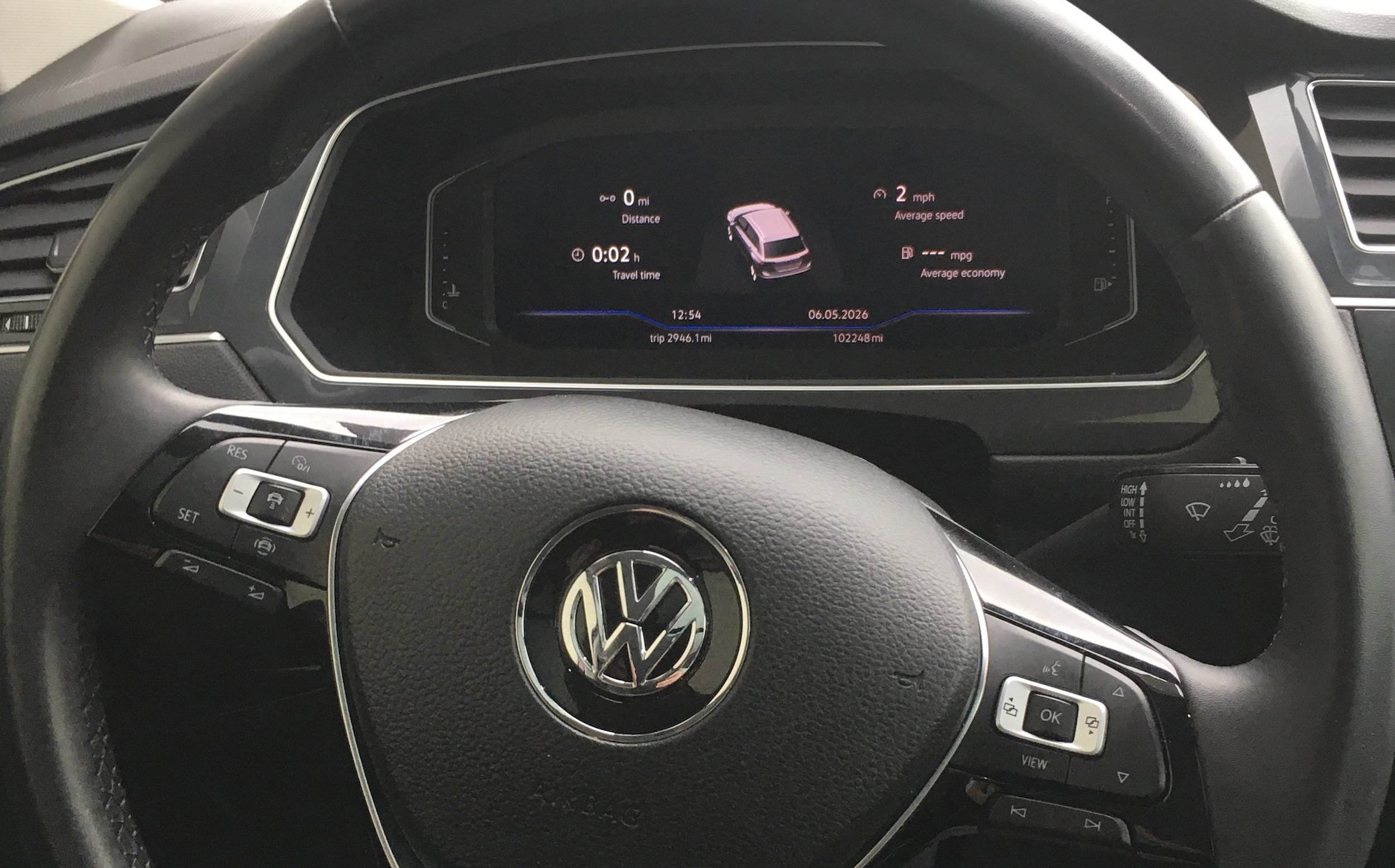Used 2020 Volkswagen Tiguan SEL AWD/4WD image 10