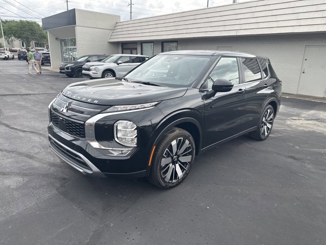 New 2025 Mitsubishi Outlander AWD image 1