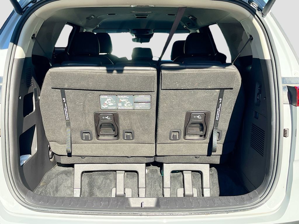Used 2024 Kia Carnival SX image 25