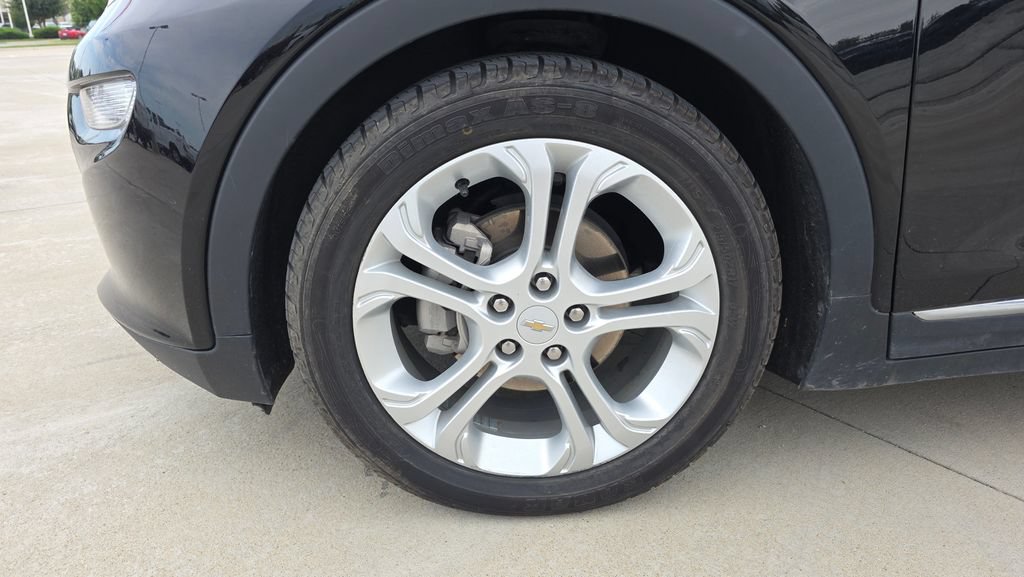 Used 2020 Chevrolet Bolt LT FWD image 10