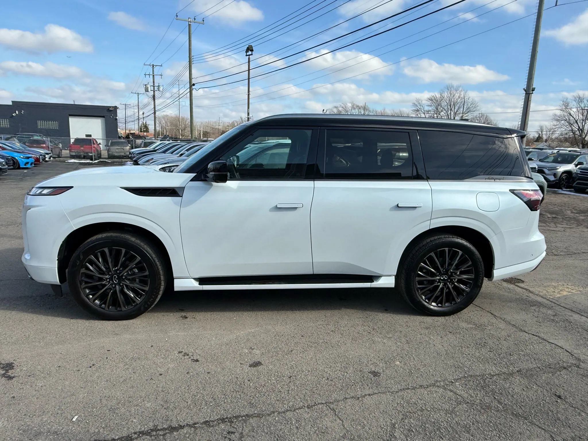 Used 2025 INFINITI QX80 Autograph image 5