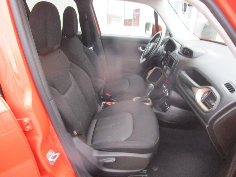 Used 2017 Jeep Renegade Latitude image 17